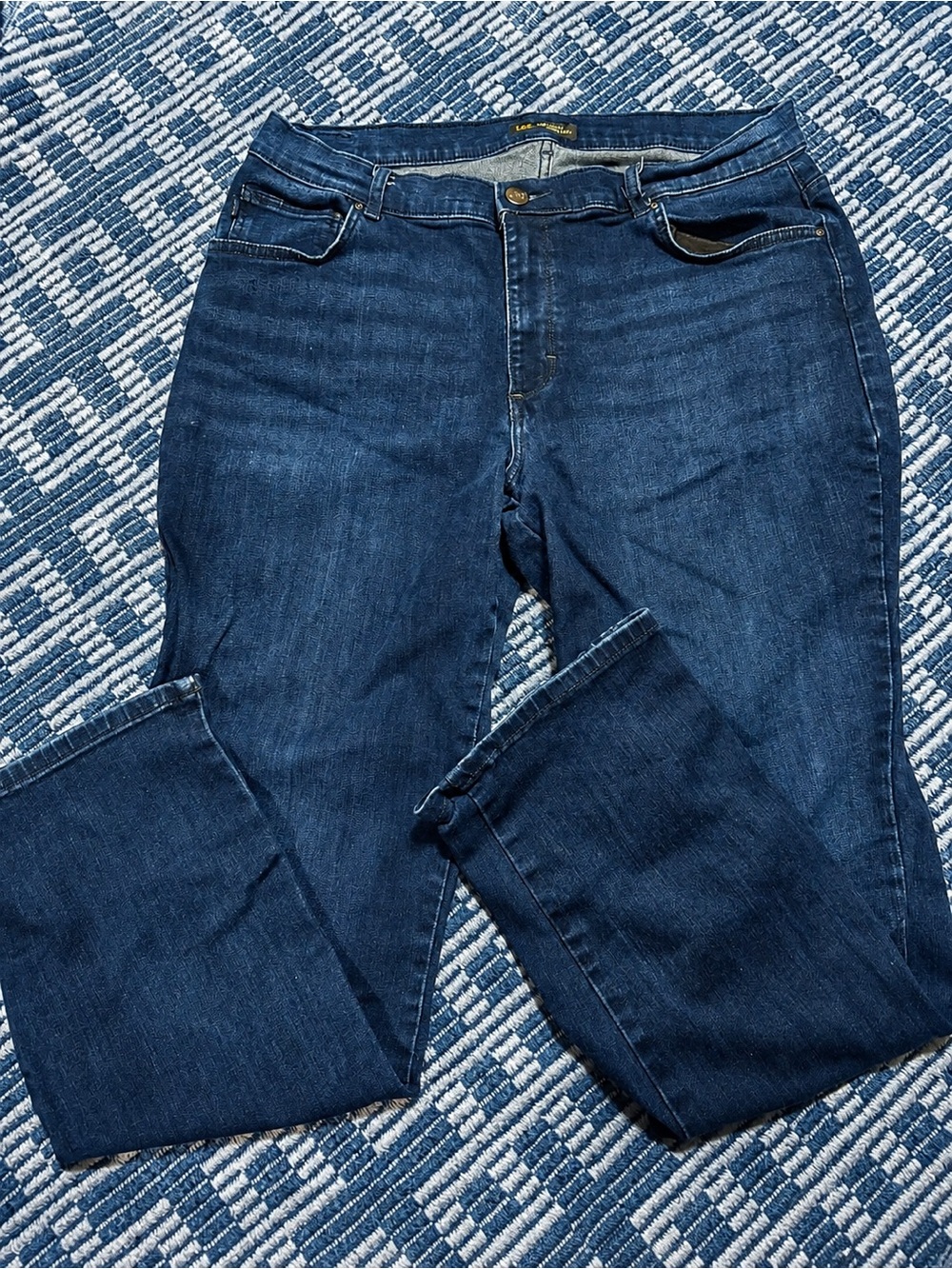 Lee Women's Straight Leg Jeans in Dark Blue Wash